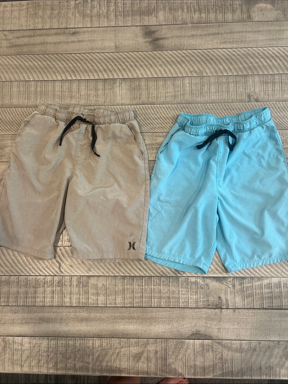 Hurley Kids Beige and Light Blue Pull-On Shorts Set
